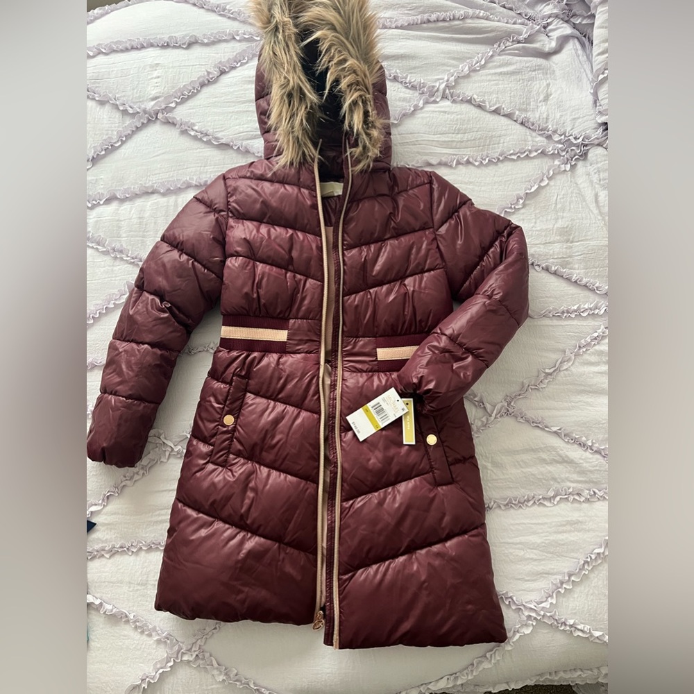 Girls puffer coat.
